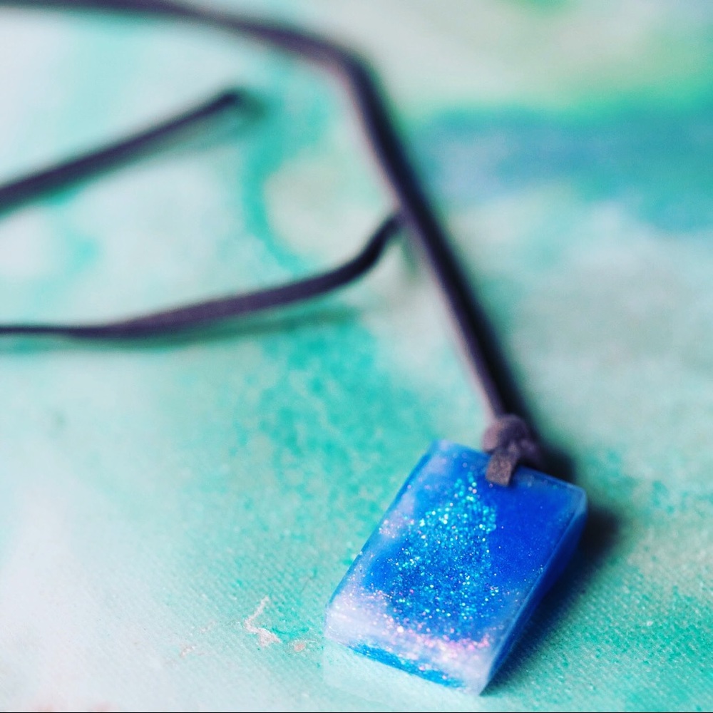 Resin Glitter Pendant